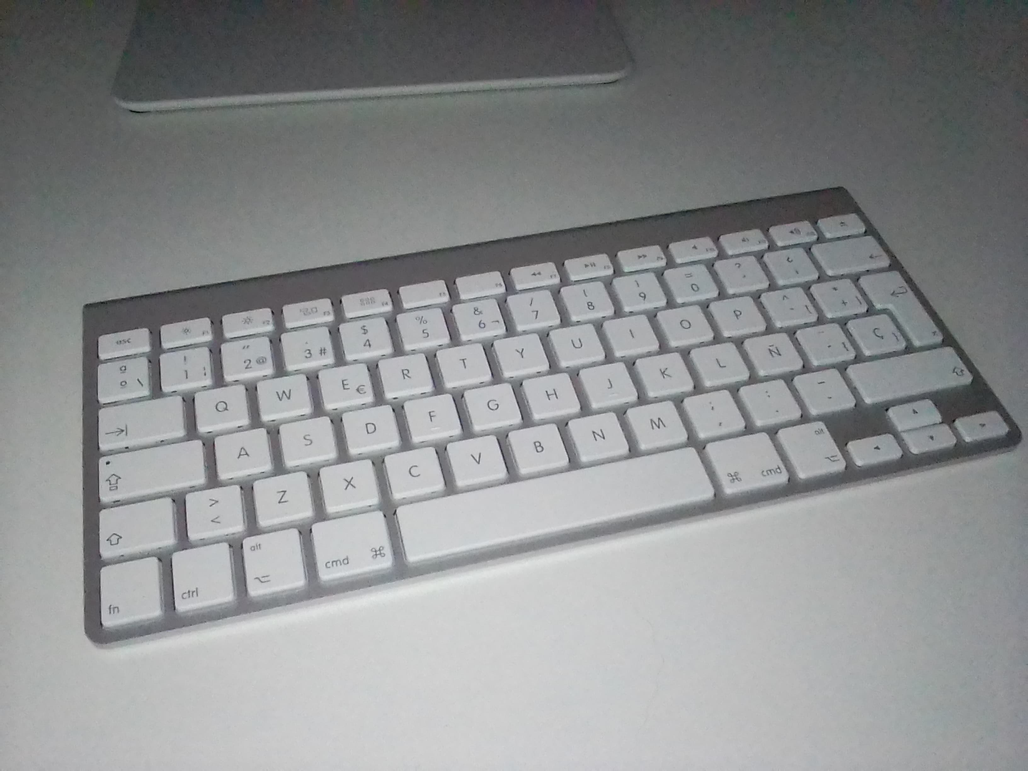 Apple Wireless Keyboard (2009) A1314